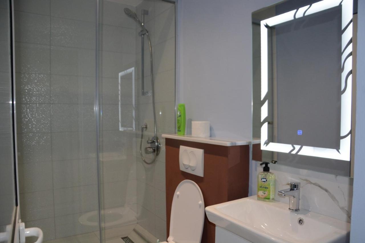 Royal Hotel Peshkopi Albania מראה חיצוני תמונה