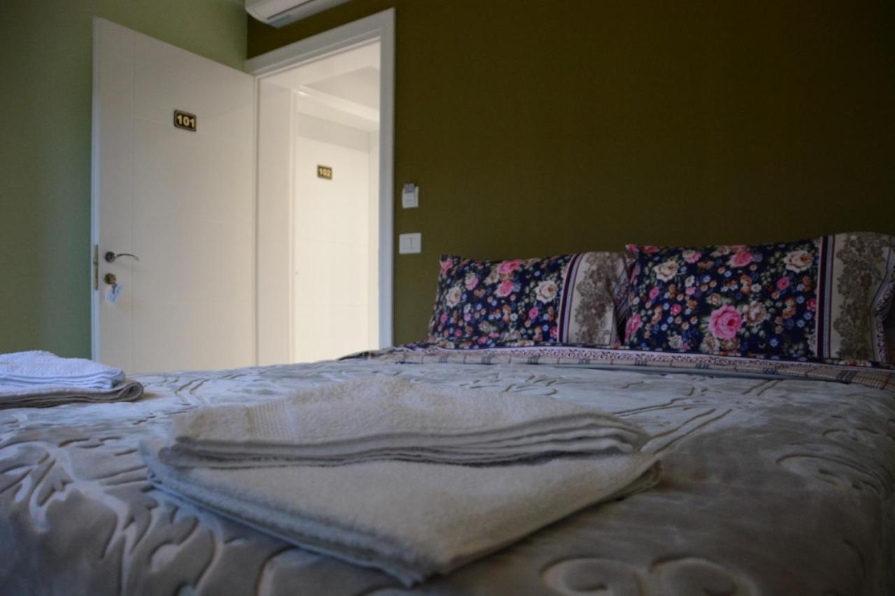 Royal Hotel Peshkopi Albania מראה חיצוני תמונה