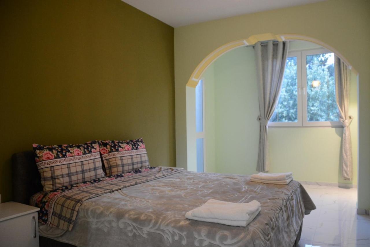 Royal Hotel Peshkopi Albania מראה חיצוני תמונה